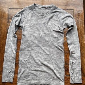 Size 4 Lululemon Swiftly Tech Long Sleeve Shirt